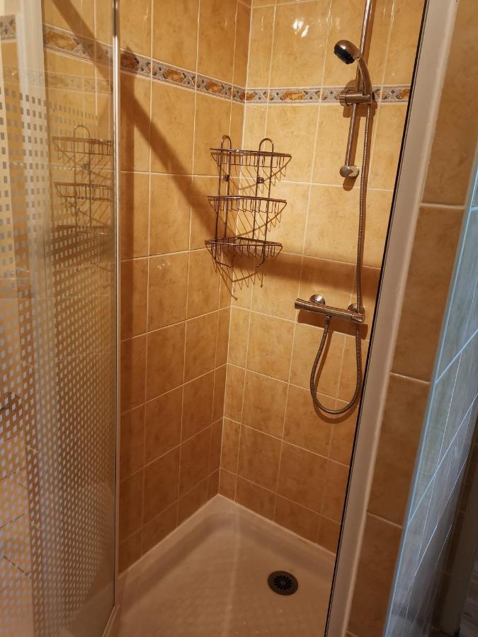 Chambre D'Hote Dans Une Maison Avec Parking Privee Saint-Etienne  Luaran gambar